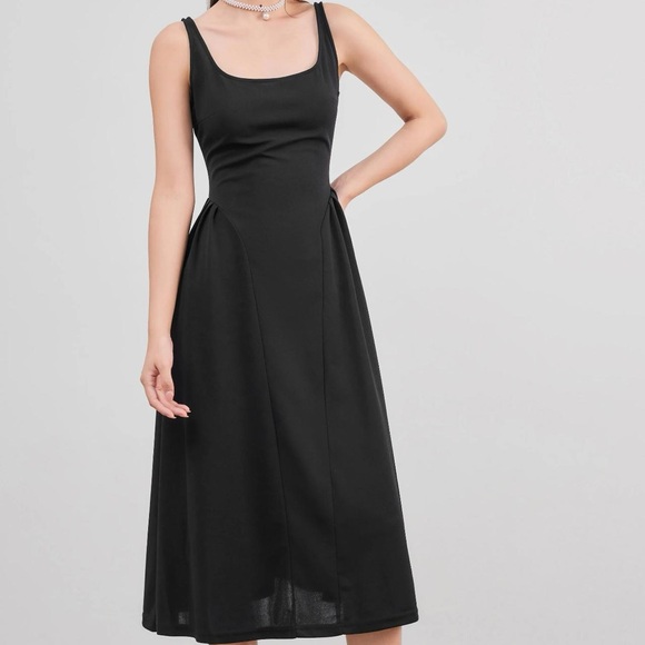 Black mid length dress - Picture 2 of 6